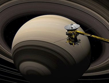 Nasa: Το «Cassini» επιβίωσε από την πρώτη του «βουτιά» ανάμεσα στον Κρόνο και στους δακτυλίους του (βίντεο)